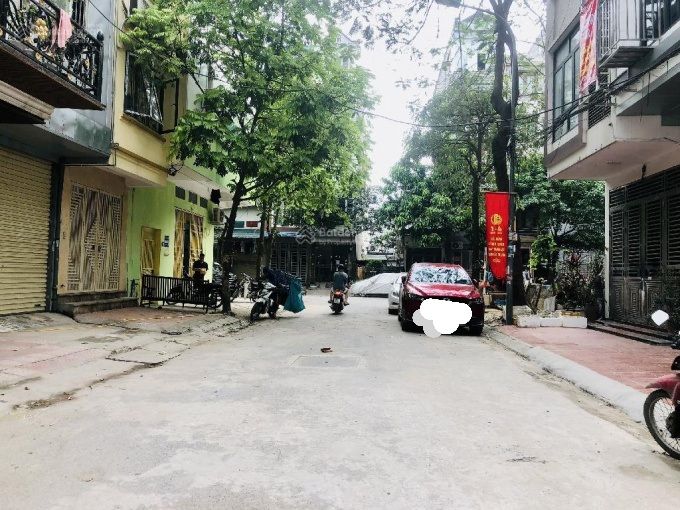 Nhà riêng Hoàng Mai 95m² - Ô tô vào tận nhà, cạnh Times City!
