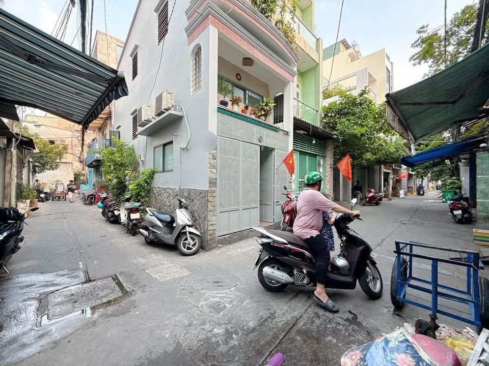 Nhà 3 Tầng 1 Tỷ, 2PN, Hẻm Ba Gác Âu Cơ, Tân Phú - Sổ Hồng Sẵn Sàng