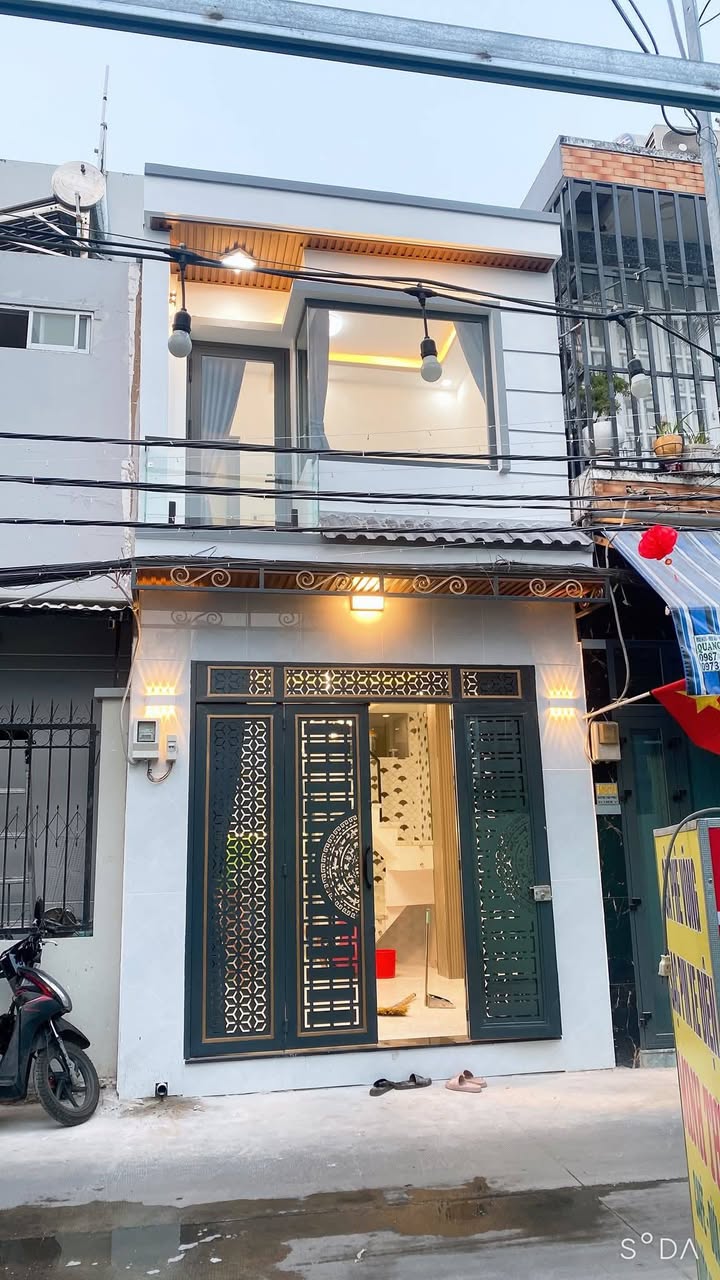 Nhà 2.28 Tỷ Quận 7 - Xe Hơi Đậu Cửa, Sổ Hồng Chung