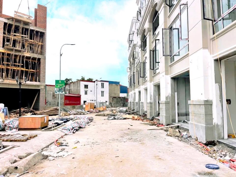 Đất Lô Góc Văn Cao - 93.9m² Kinh Doanh Đa Ngành - 58 Tỷ