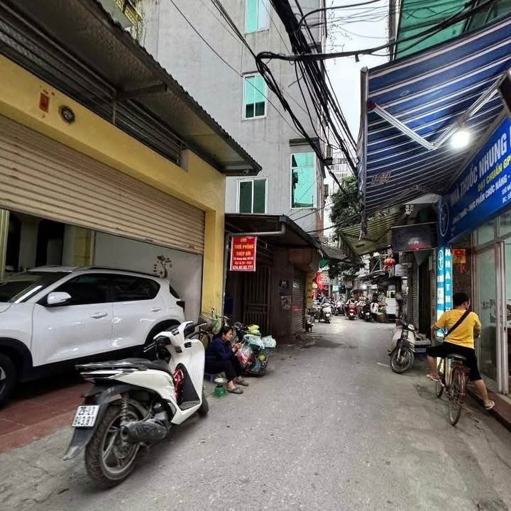 Nhà Lô Góc Phạm Văn Đồng, Xuân Đỉnh - 33m² x 5 Tầng, Full Nội Thất, Giá Thỏa Thuận