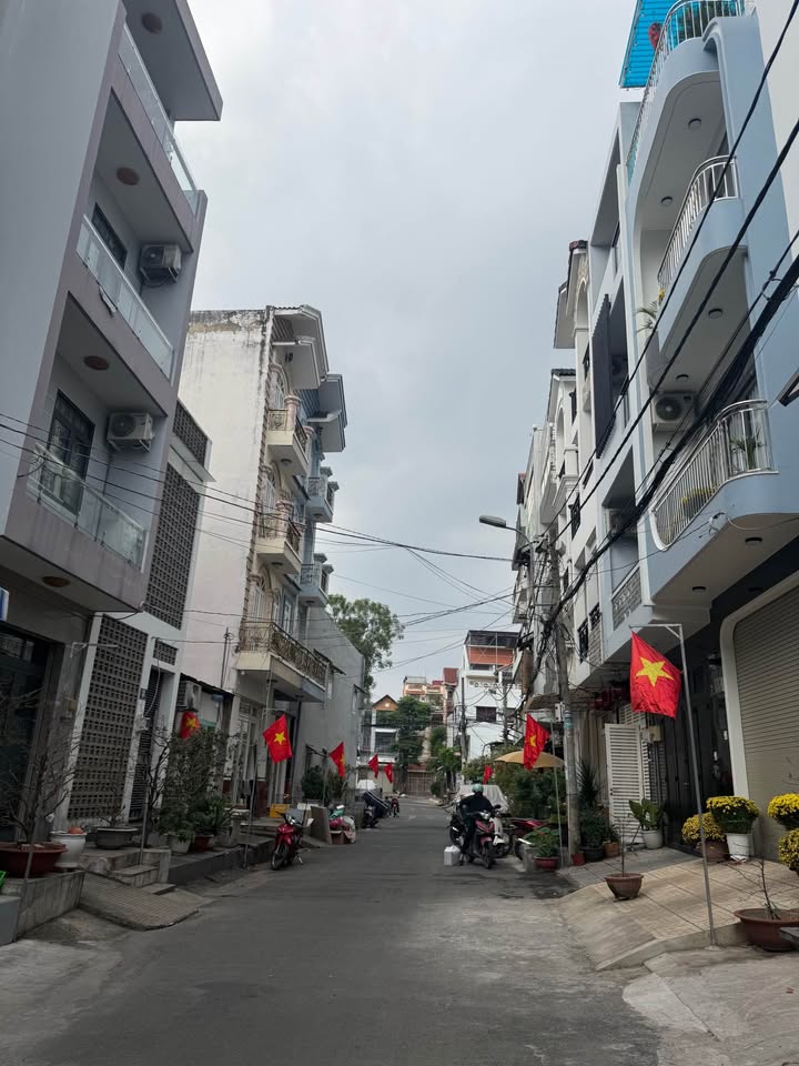 Nhà Riêng Đường Số 10, Khu Tên Lửa 40m², 6.9 tỷ - Sẵn sàng ở ngay!