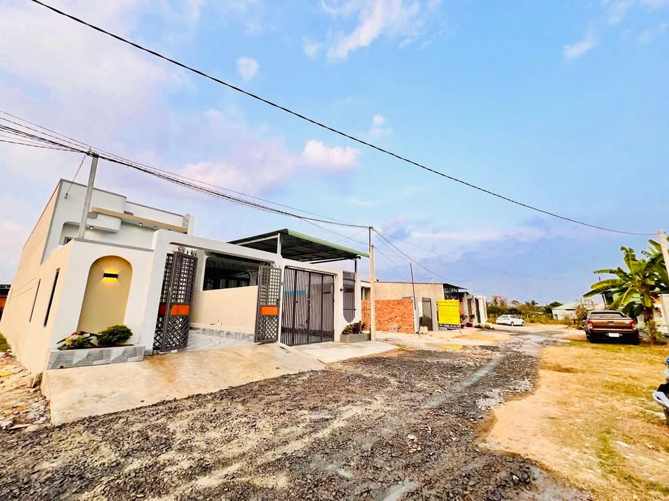 Bán nhà Hòa Thành Tây Ninh 136m² giá 1.22 tỷ - Sẵn sàng ở ngay!