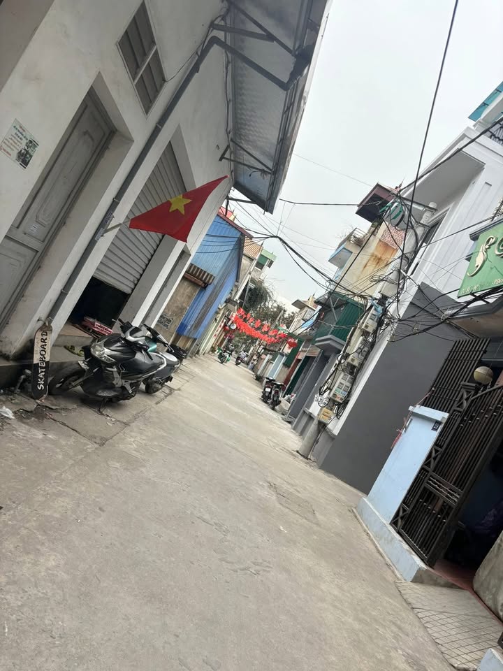 Nhà 3 Tầng 50m² - 6PN - Trục Chính Long Vỹ, Từ Sơn, Bắc Ninh - 9 Tỷ