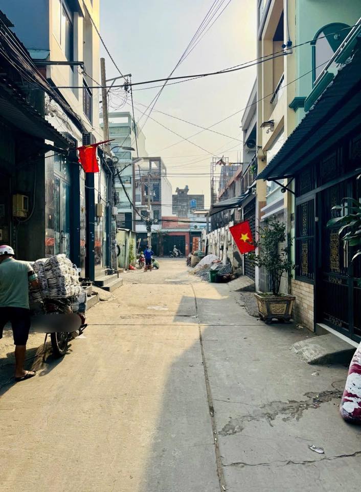 Nhà Hẻm 6m Tên Lửa Bình Tân 56m² - Sổ Hồng Vuông Vức Giá 4.65 Tỷ