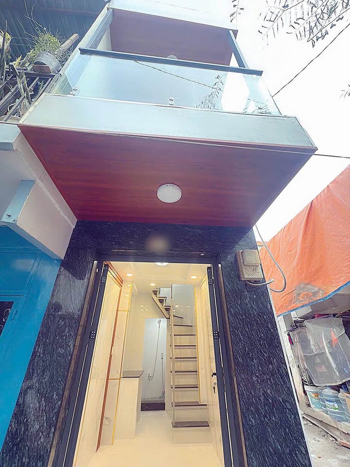 Nhà riêng Quận 4 Xóm Chiếu 9m² 1.55 tỷ - Giá tốt hiếm có sổ hồng sẵn