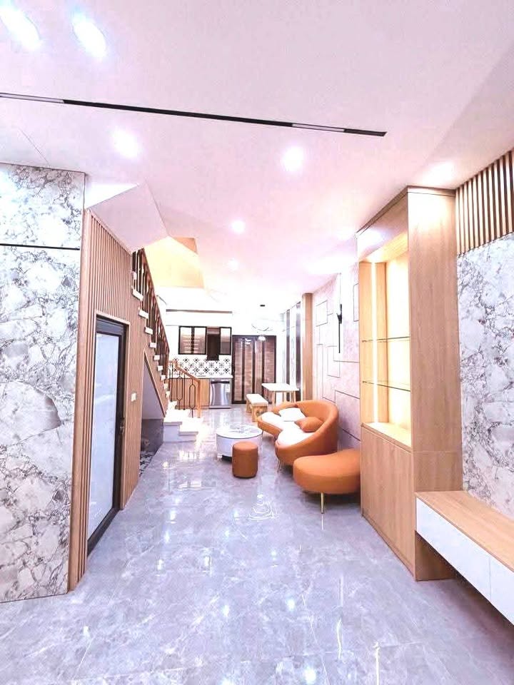 Bán nhà Bồ Đề Long Biên 47m² giá 7.6 tỷ - Full nội thất ở ngay