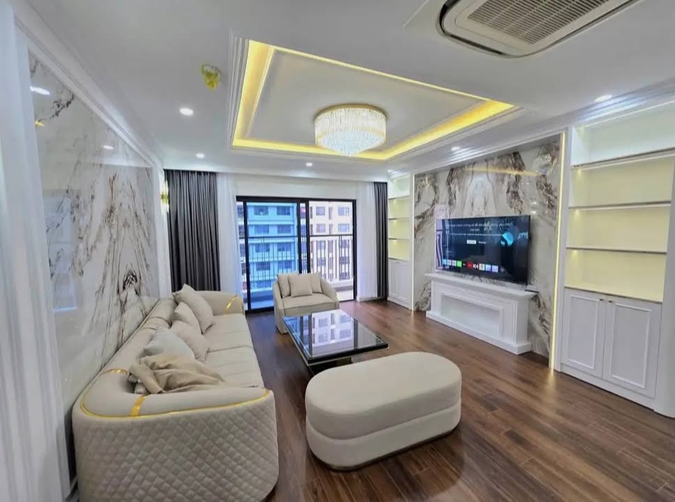 Nhà Riêng Cổ Linh Long Biên 60m² 8 Tỷ - Vị trí đẹp, View Aeon Mall!