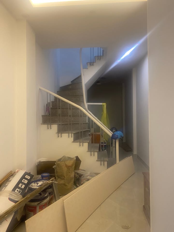 Nhà 30m² 5 tầng, 7 phòng, ô tô đỗ cửa - Lĩnh Nam, Hoàng Mai