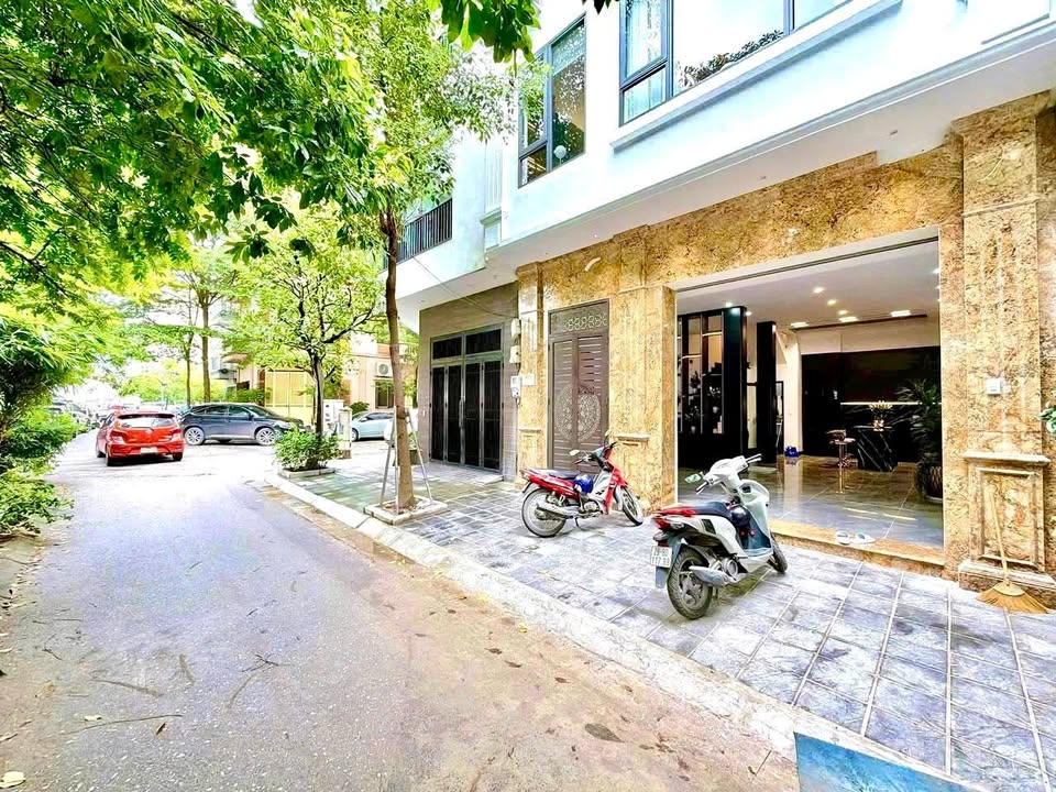 Bán nhà KĐT Định Công 93m² 30 tỷ - Ô tô tránh, vị trí đẹp!