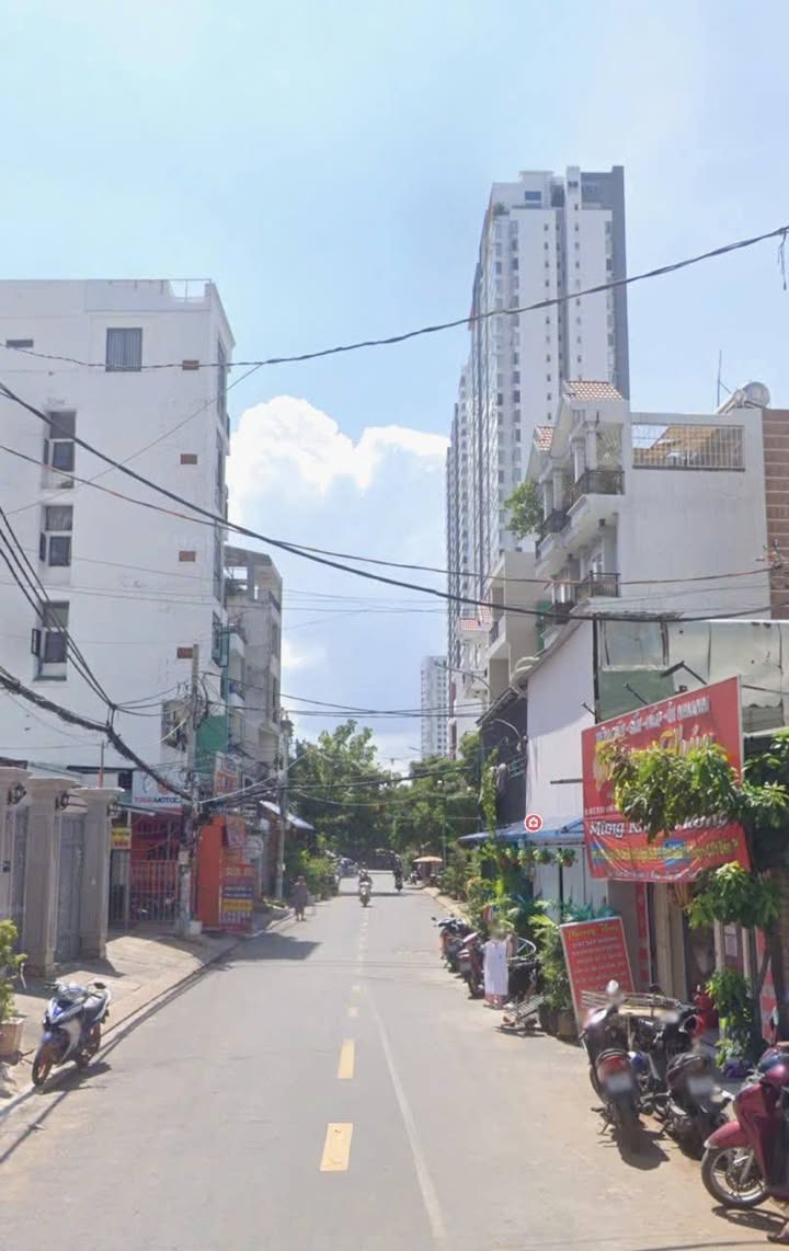 Nhà 3 Tầng Mặt Tiền Lê Thị Chợ, Quận 7 - Dòng Tiền 25 Triệu/Tháng