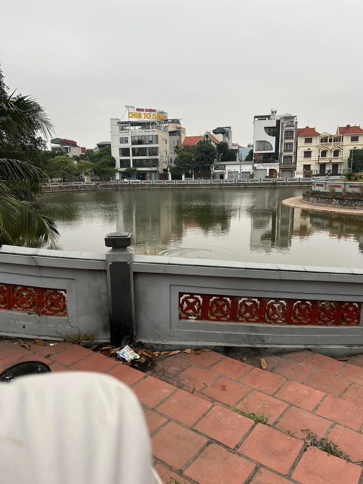 Nhà riêng Ngọc Thụy 33m², 7.7 tỷ - Ô tô vào tận nhà, ở ngay đón Tết!