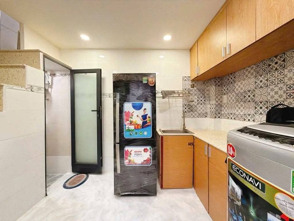 Nhà 3 Tầng Hẻm 330 Nguyễn Tất Thành, Quận 4 - 30m², Sổ Hoàn Công - 1.55 Tỷ