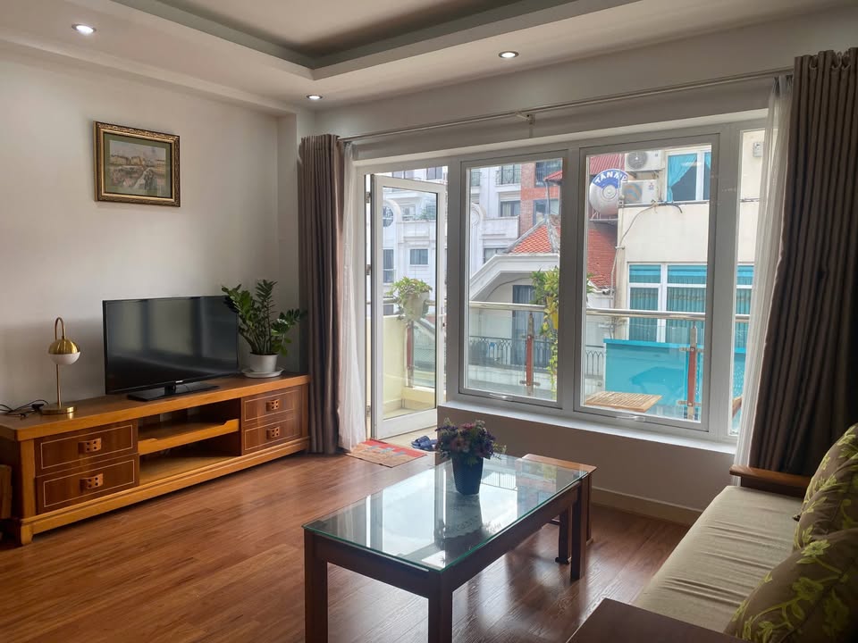 Cho thuê căn hộ 1PN Phố Đức Chính, Ba Đình - 55m² - Đầy đủ nội thất