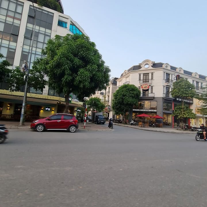 Shophouse Trâu Quỳ 77m² 5 Tầng - Kinh doanh đắc địa