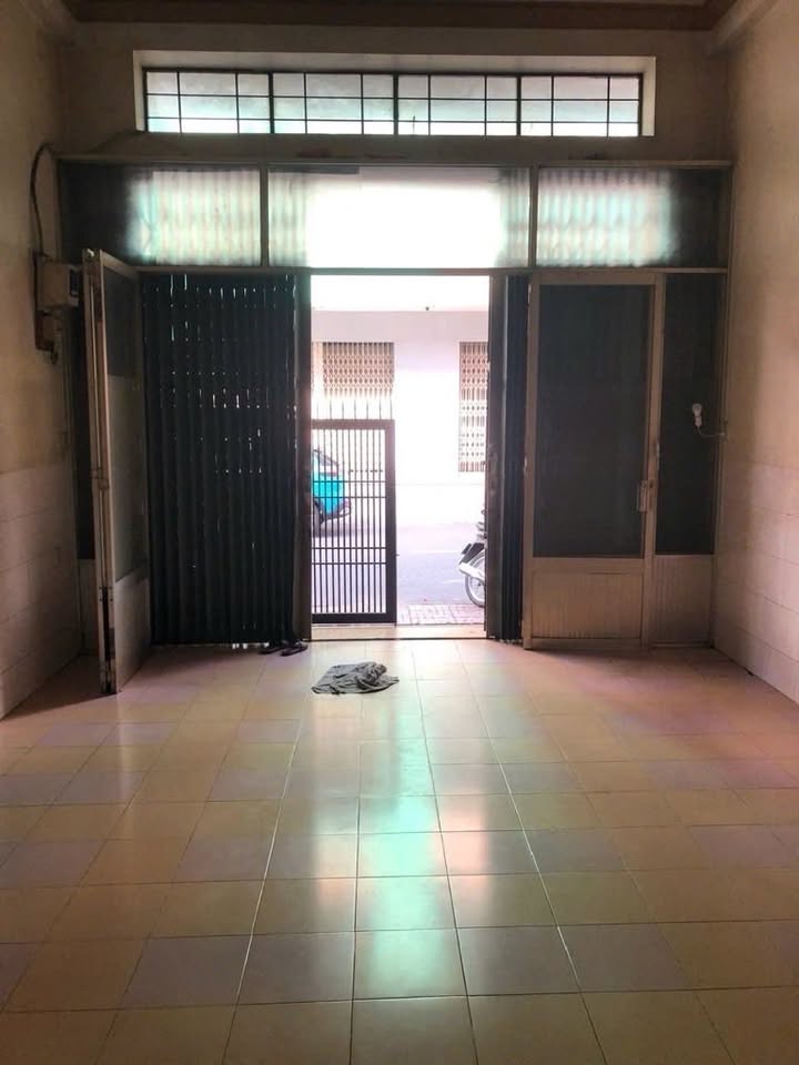 Nhà Mặt Tiền Kinh Doanh Chợ Tân Thành, Q5 - 43m² - 5 Tầng - Sổ Hồng Đủ