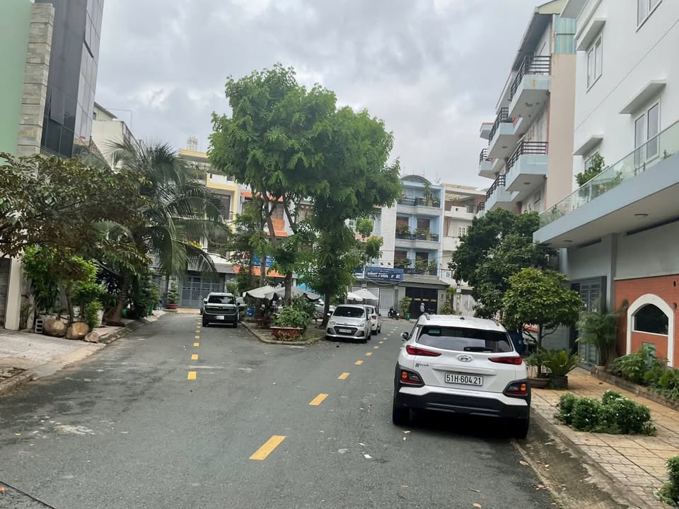 Nhà phố Him Lam Thủ Đức 104m² - 4 Tầng, 2 Mặt Tiền, Full Nội Thất Cao Cấp