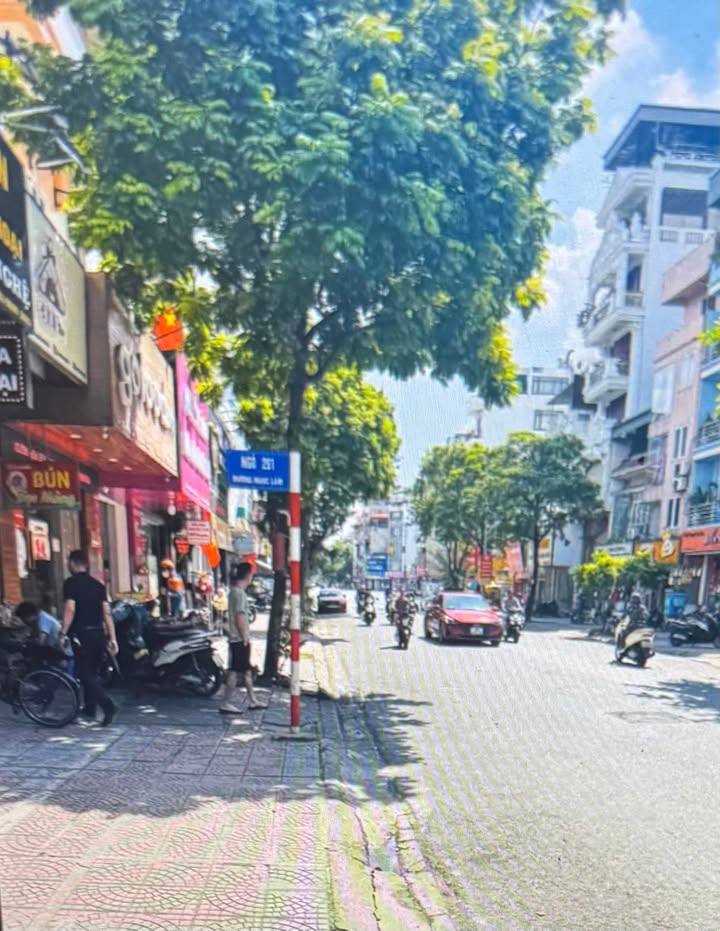 Nhà Mặt Phố Ngọc Lâm 57m², 4 Tầng, Kinh Doanh Sầm Uất - Giá 20 Tỷ