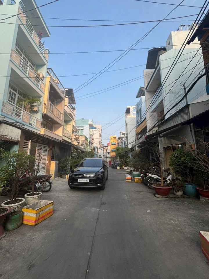 Nhà 5 tầng 51m² mặt tiền hẻm 10m Lạc Long Quân, P.3, Quận 11 - 8.3 tỷ