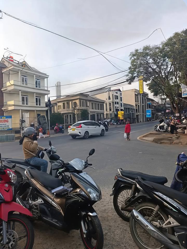 Nhà mặt tiền Đường Vạn Hạnh Đà Lạt 100m² - Mặt tiền kinh doanh đắc địa!