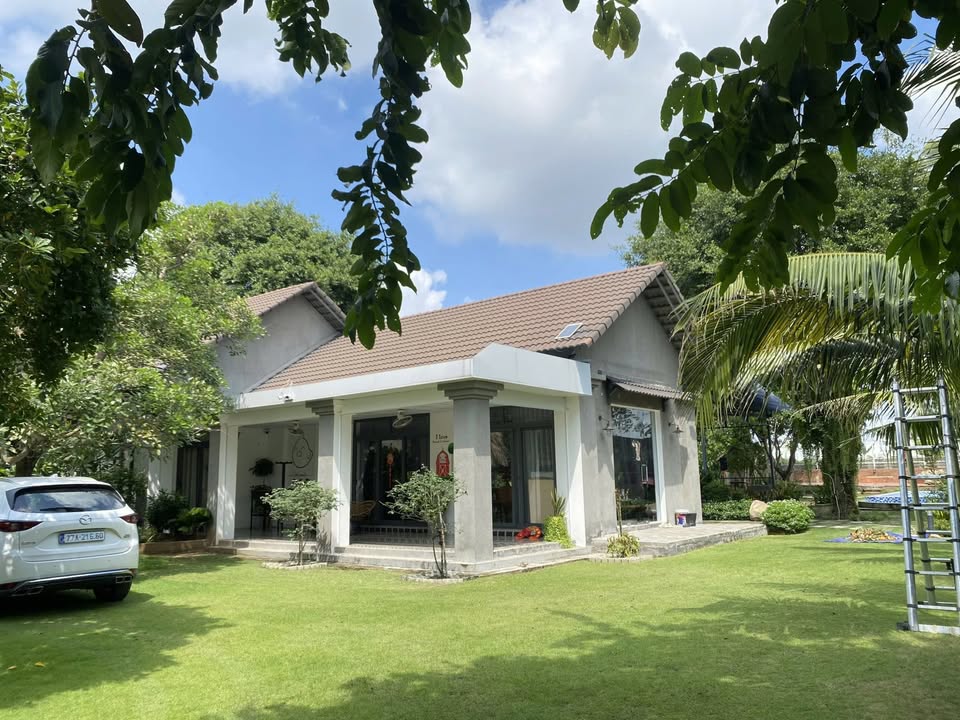 Villa Nghỉ Dưỡng 1500m² Full Nội Thất, 2 Hồ Bơi - Tam Bình, Thủ Đức