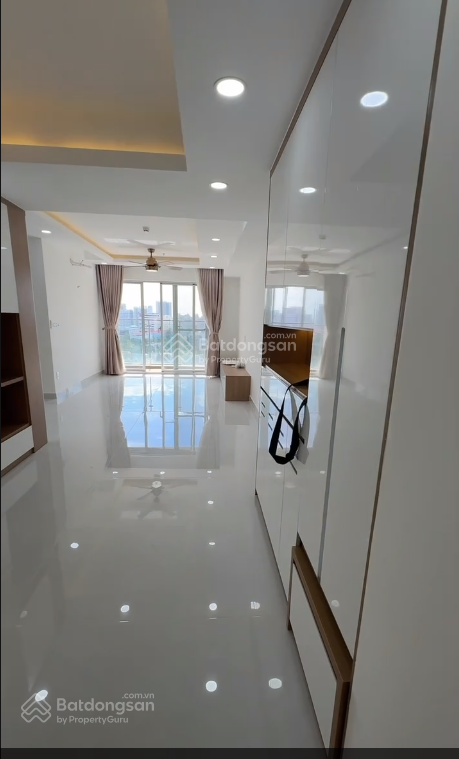 Căn hộ Cosmo City Quận 7 97m² giá 18 triệu - Bàn giao ngay!