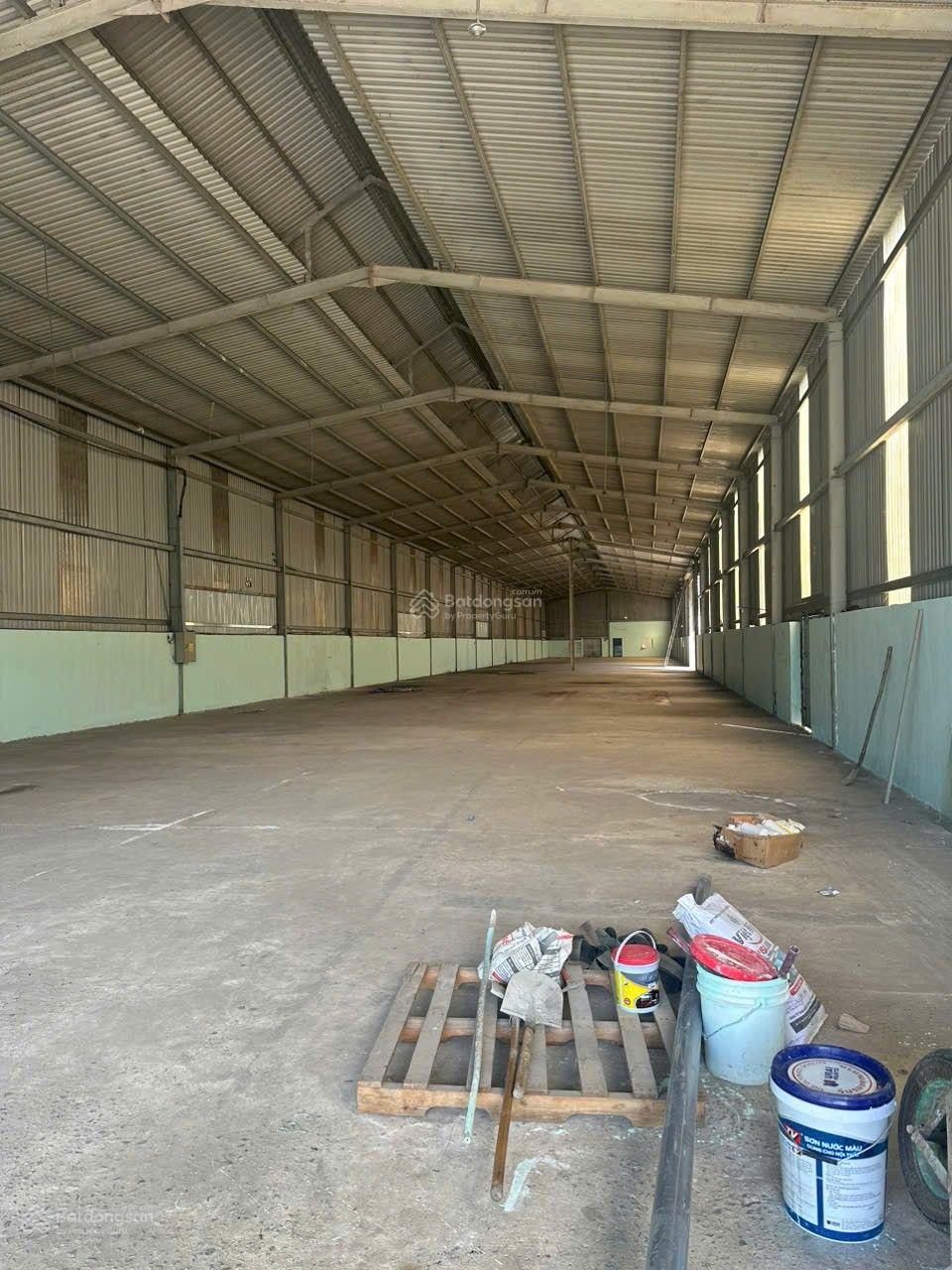 Nhà xưởng Ngã Tư Ga Thạnh Lộc Q12 700m² - Hoạt động ngay!