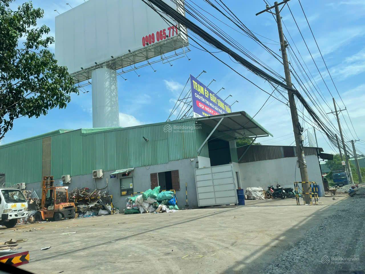 Kho/Xưởng QL1A Dĩ An 700m² - Hoạt động ngay, vị trí vàng!