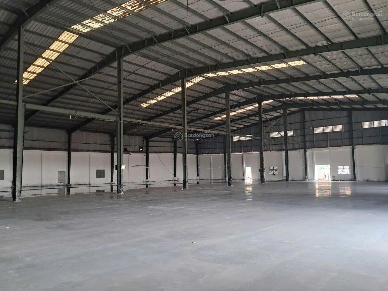 Cho thuê kho xưởng 1800m² tại CCN Đức Hòa, Long An - Container ra vào 24/7
