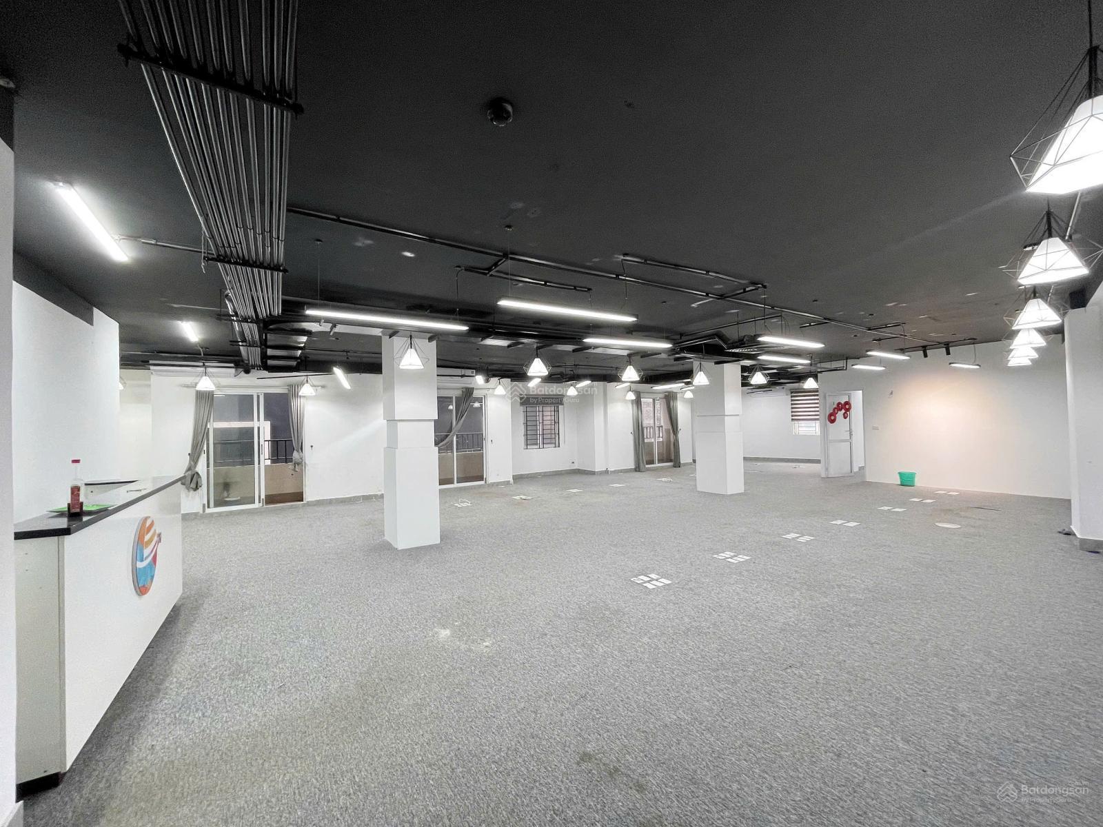 Văn phòng Nguyễn Hoàng 200m², Nam Từ Liêm - Sẵn sàng làm việc ngay!