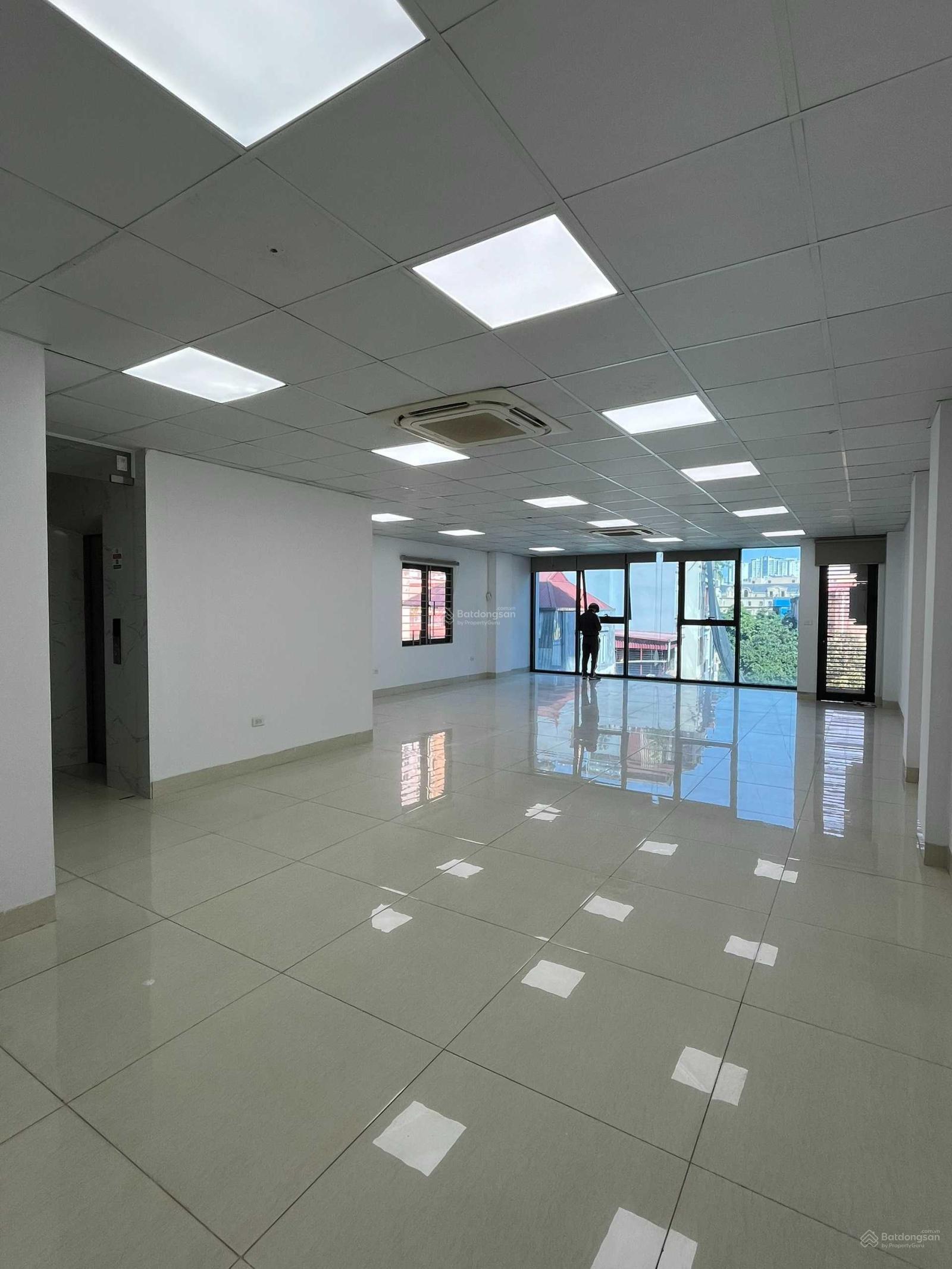 Văn phòng Nguyễn Trãi, Hà Đông 120m² - Thiết kế hiện đại!
