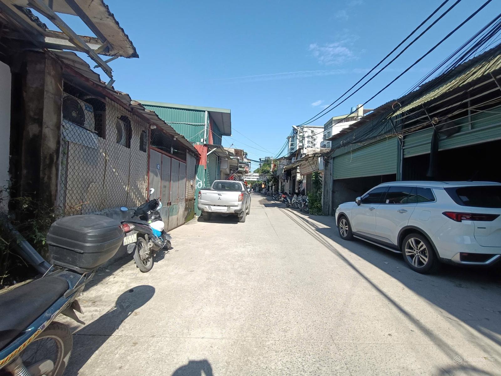 Cho thuê nhà 100m² Nguyễn Xiển, ô tô tránh - Thích hợp VP, Kho, Online