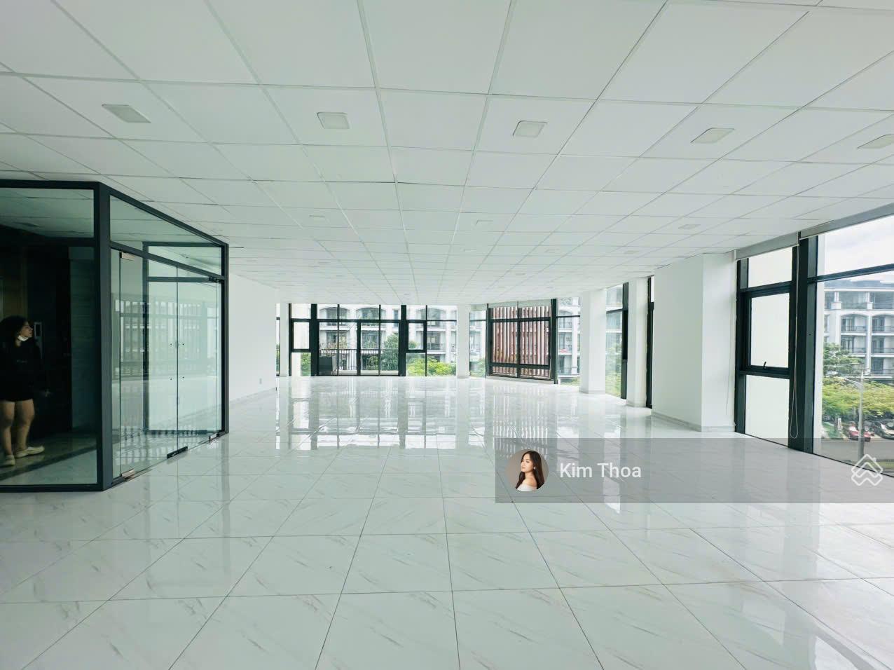 Văn phòng KĐT Vạn Phúc 160m² - Sẵn sàng làm việc ngay!