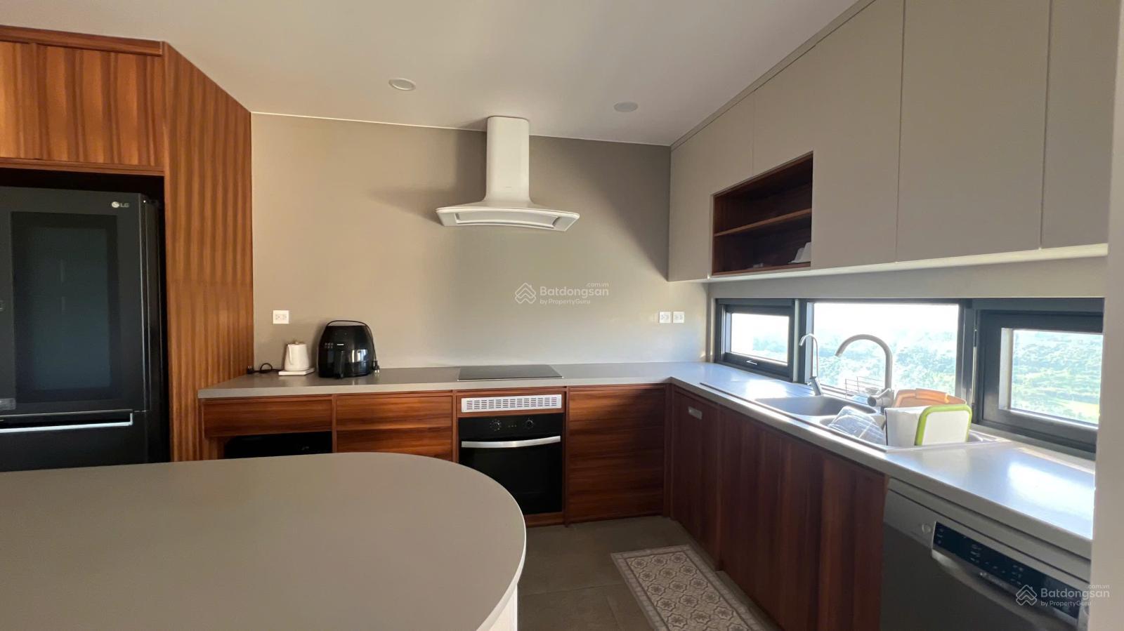 Cho thuê Skyvilla Ecopark 158m² - Thang máy riêng, view sân golf - 25 triệu/tháng