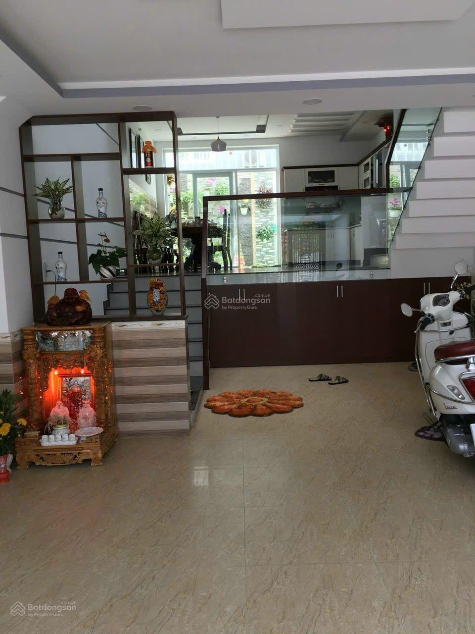 Nhà cho thuê Hoàng Quốc Việt, Q7 90m² - Sẵn sàng ở ngay!