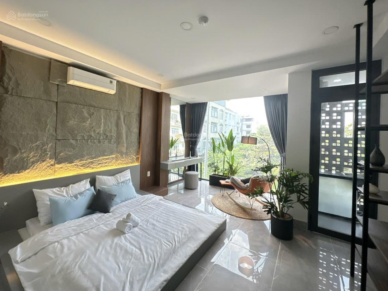 Căn hộ 32m² Huỳnh Văn Bánh, PN - Ban công kính, Full nội thất, Giá 7.2 triệu