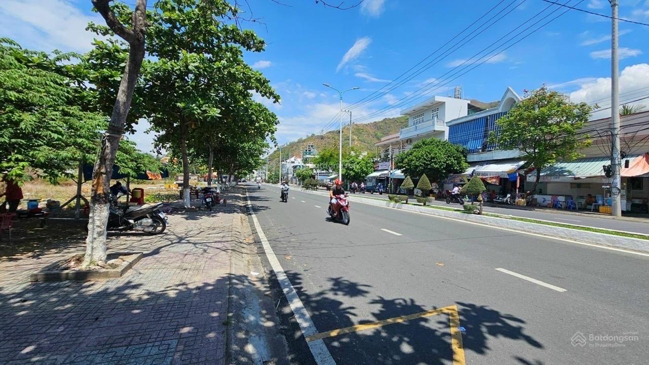 Mặt bằng 712m2 mặt tiền Phạm Văn Đồng, Nha Trang - Kinh doanh sầm uất