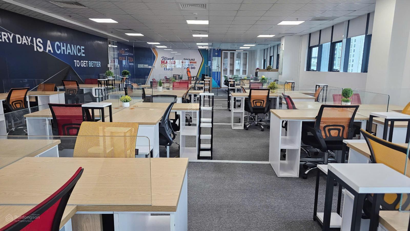 Văn phòng Ung Văn Khiêm, Bình Thạnh 283m² - Vị trí trung tâm, sẵn sàng làm việc!