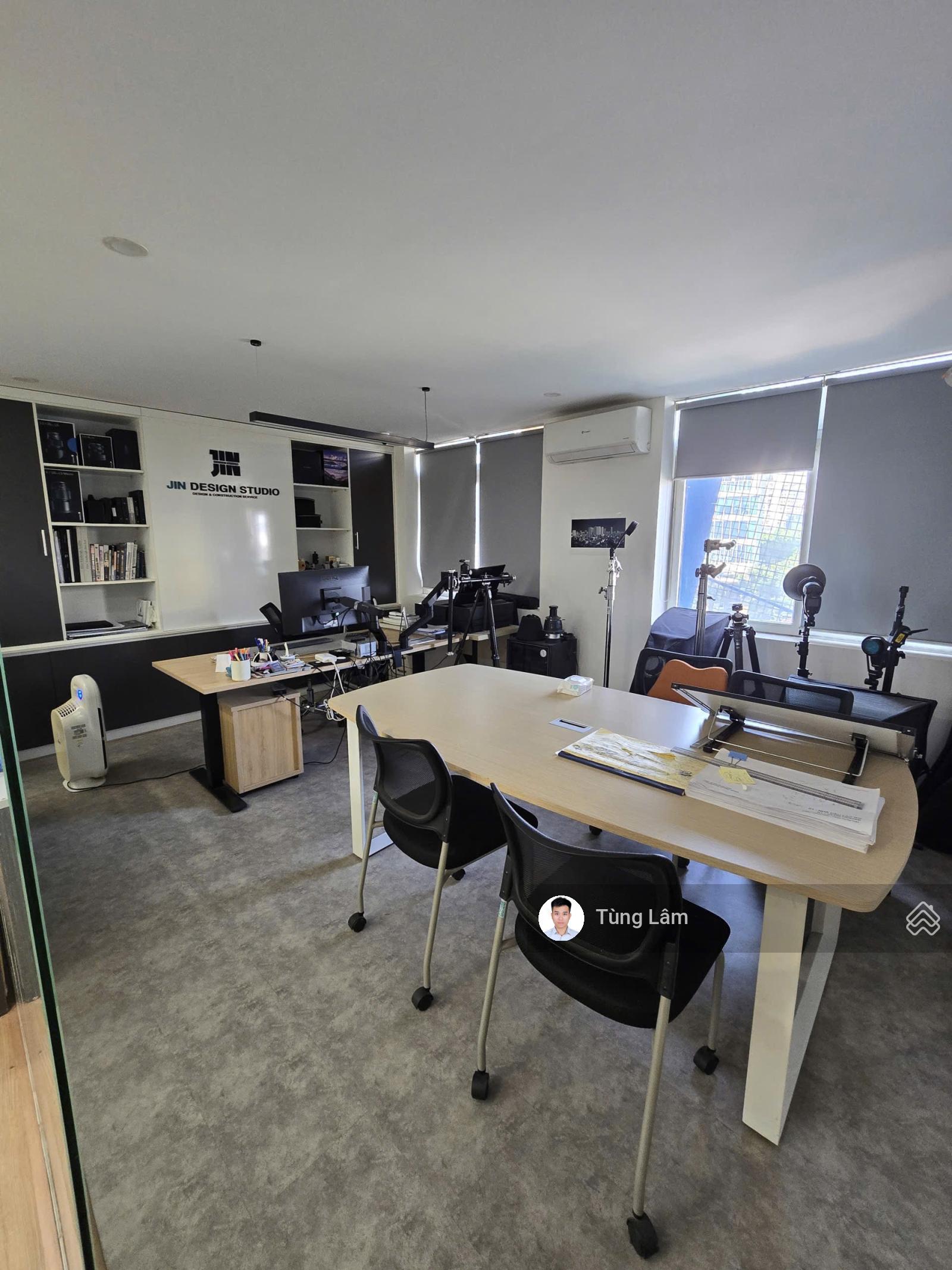 Văn phòng Cầu Giấy 175m² giá 22 triệu - Vị trí trung tâm sẵn sàng làm việc