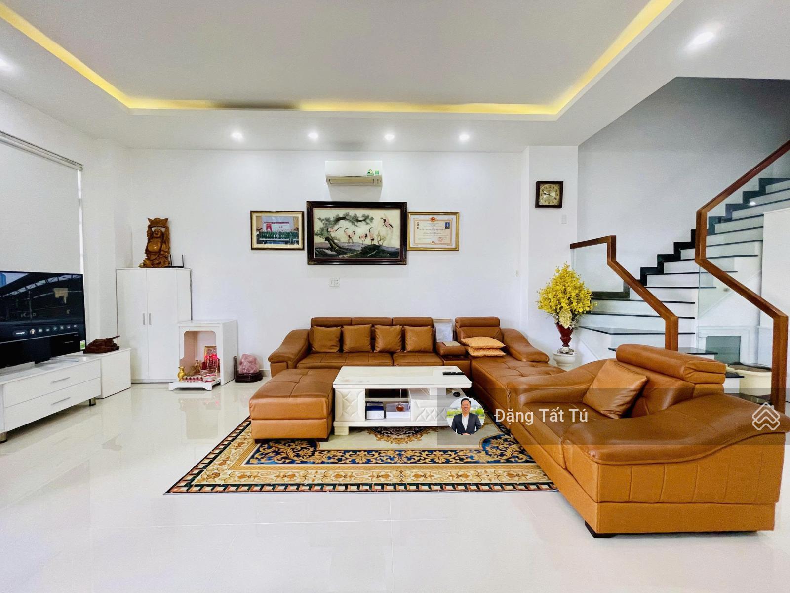 Nhà phố vườn Lakeview City Q2 160m² - Full nội thất, sẵn sàng ở!