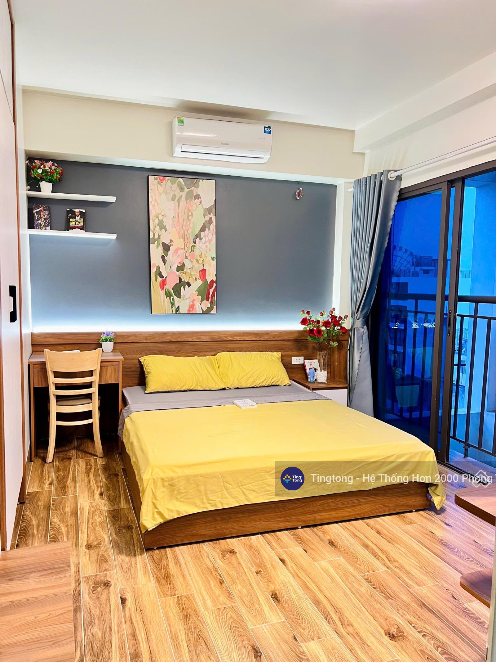 Cho thuê căn hộ full nội thất 25m² tại Lạc Long Quân, view Hồ Tây