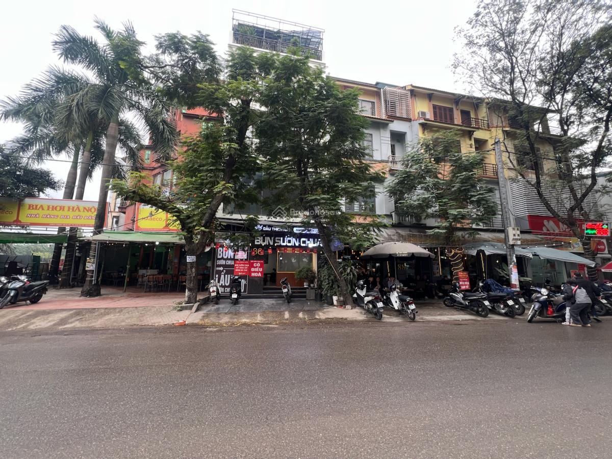 Cho thuê nhà mặt phố Hồ Đền Lừ 180m² - Mặt tiền kinh doanh!