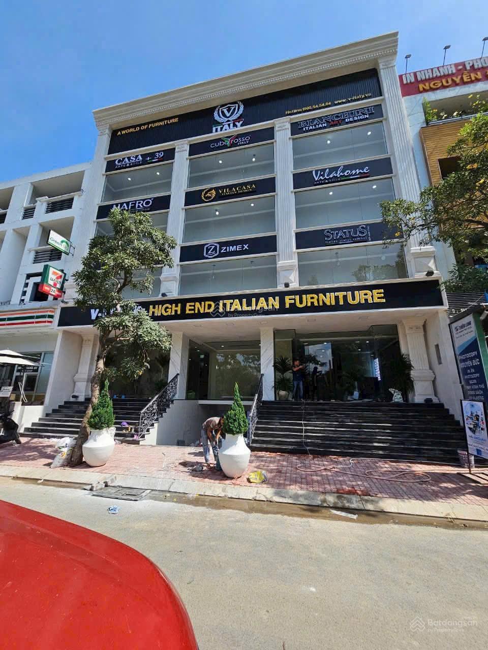 Thuê tòa nhà mặt tiền Nguyễn Hữu Thọ 300m² - Vị trí kinh doanh đắc địa