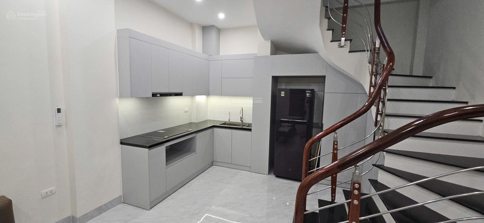 Cho thuê nhà 35m² x 4T phố Đông Ngạc, Bắc Từ Liêm - Full nội thất