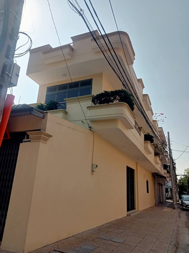 Nhà Góc 2 Mặt Tiền Kinh Doanh Tên Lửa, Bình Tân - 26 Triệu/Tháng