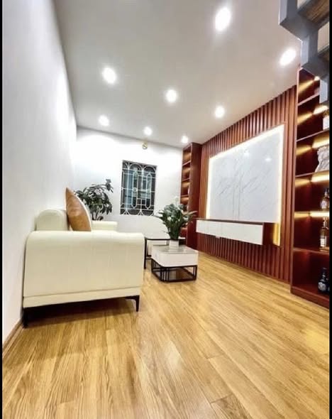 Bán căn hộ tập thể Khương Trung 120m² 4 tỷ - Lô góc sẵn sàng ở ngay!