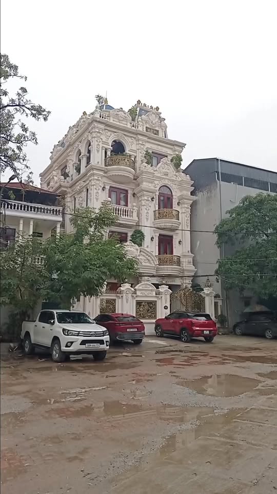 Bán nhà Lạc Long Quân Tây Hồ 97m² - 7 tầng thang máy, ô tô vào nhà