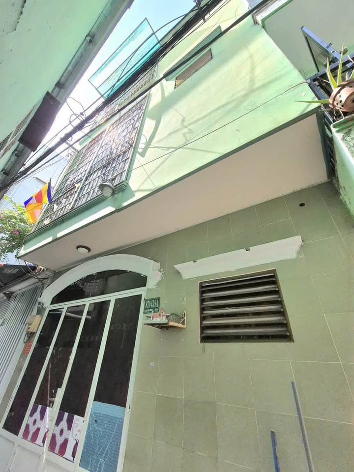 Nhà hẻm Lạc Long Quân Tân Bình 20m² - Sẵn sàng ở ngay!