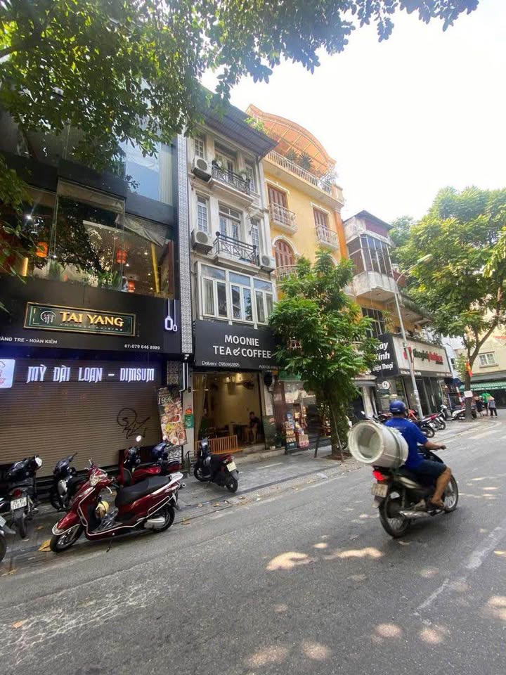 Bán nhà mặt phố Cổ Hoàn Kiếm 98m² giá 60 tỷ - Mặt tiền kinh doanh đắc địa
