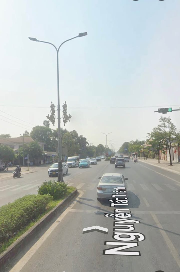 Nhà phố mặt tiền Nguyễn Tất Thành Huế 126m² - Đầu tư sinh lời ngay!